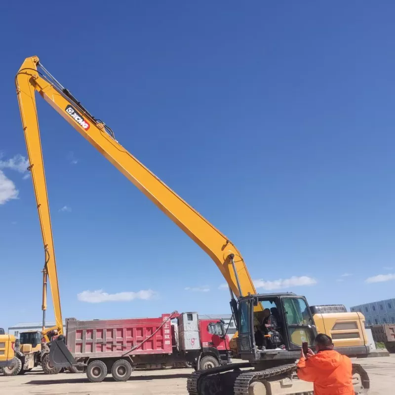 Long Reach Boom and Arm Assembly for Excavators